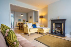 Dragonfly Cottage by Big Skies Cottages
